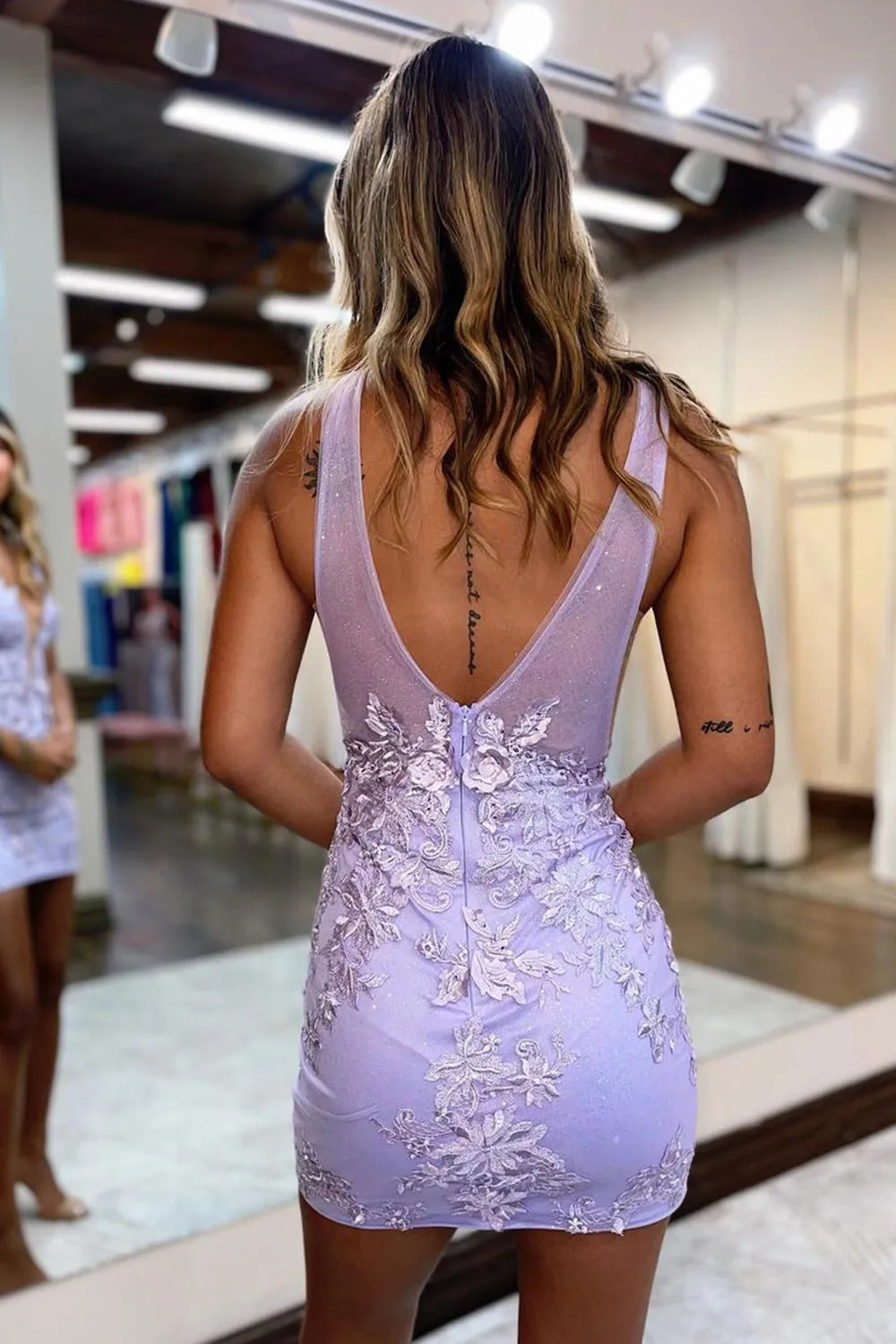 Bodycon Deep V Neck Short Homecoming Dress with Appliques