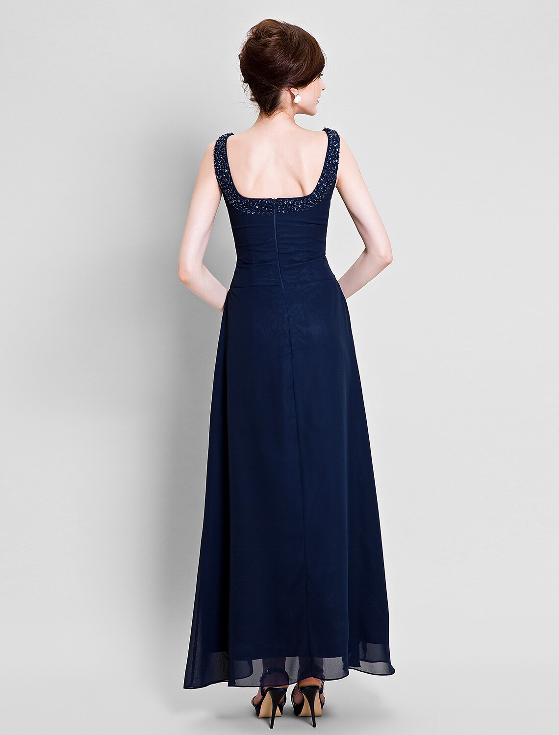Sheath / Column Mother of the Bride Dress Scoop Neck Floor Length Chiffon No with Beading