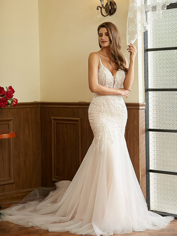 rumpet/Mermaid Tulle Lace V-neck Sleeveless Cathedral Train Wedding Dresses