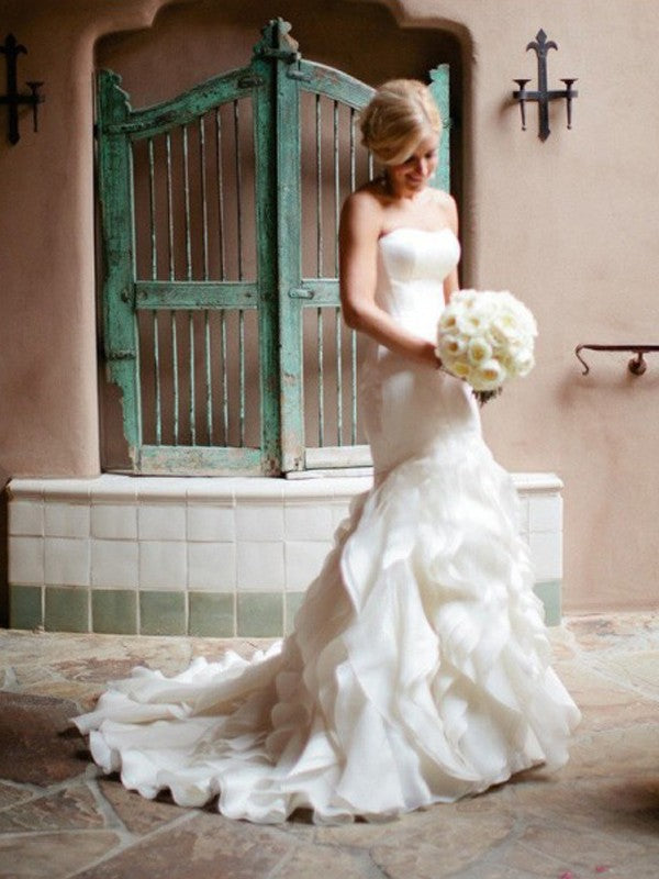 Trumpet/Mermaid Sleeveless Court Train Sweetheart Ruffles Organza Wedding Dresses