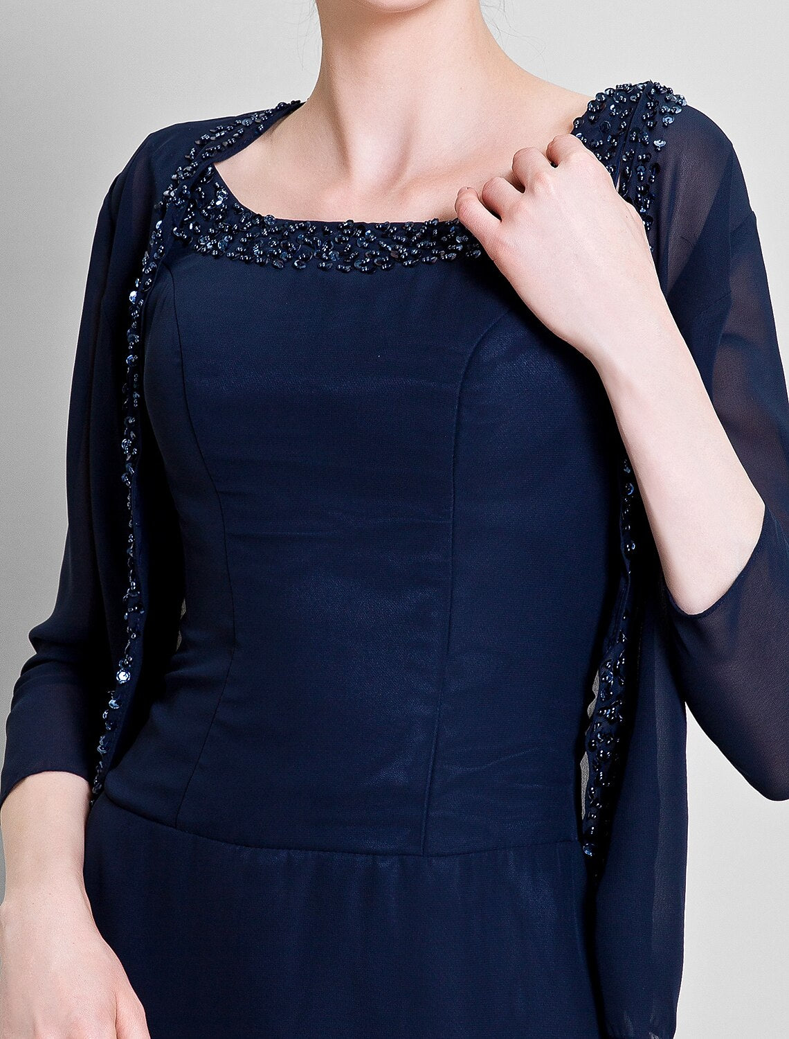 Sheath / Column Mother of the Bride Dress Scoop Neck Floor Length Chiffon No with Beading