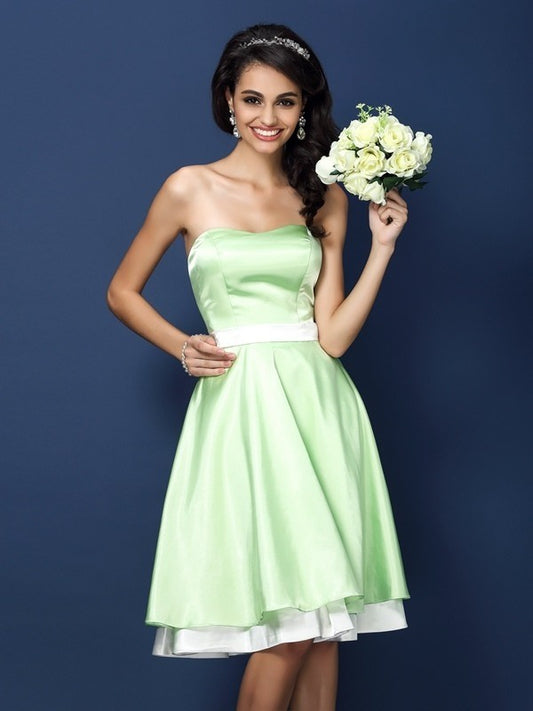 A-Line Elastic Woven Satin Strapless Sleeveless Knee-Length With Layers Bridesmaid Dresses