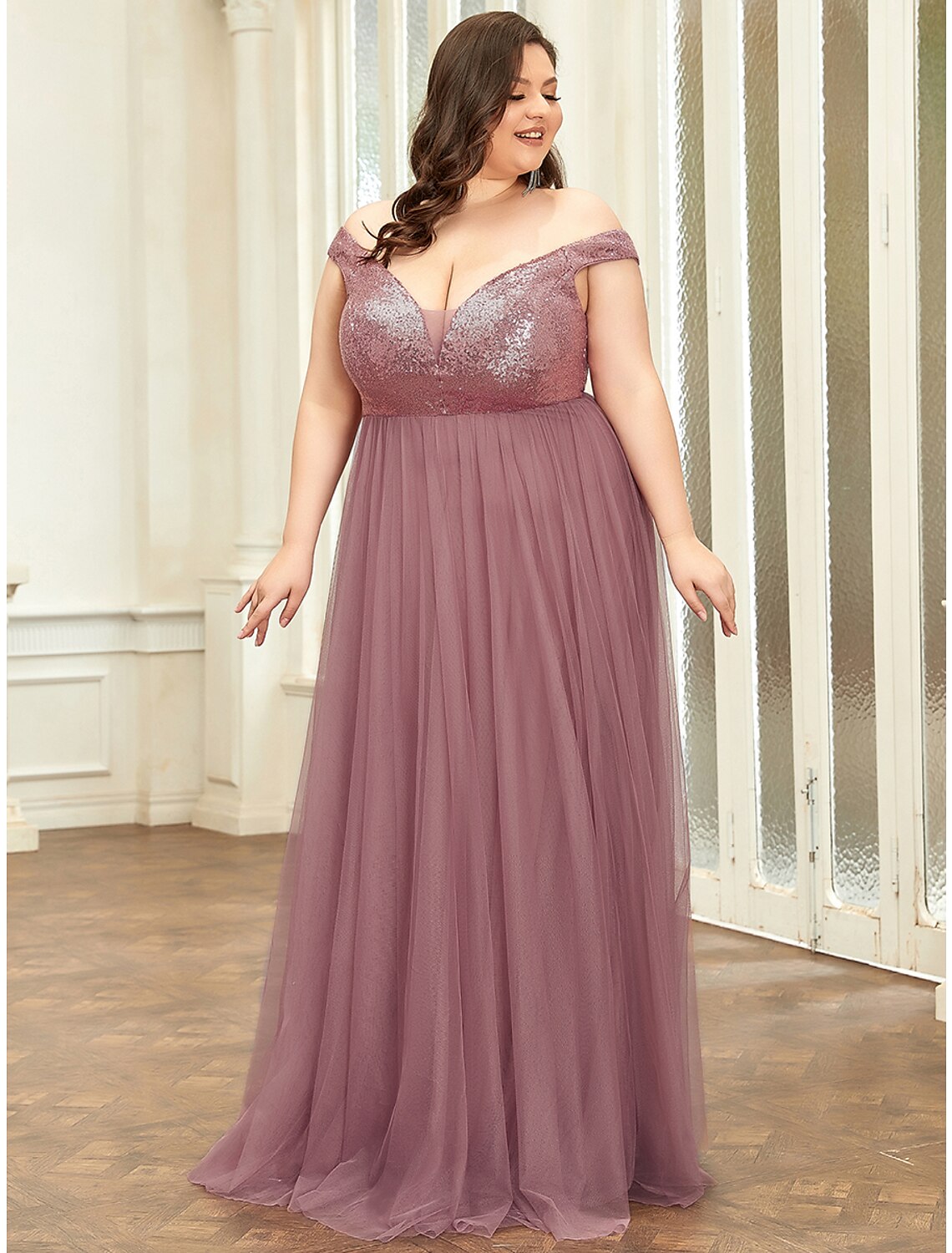 Bridesmaid Dress V Neck Sleeveless Elegant Floor Length Tulle / Sequined with Draping / Tier / Solid Color