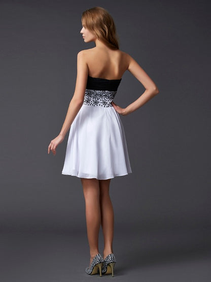 A-Line/Princess Sweetheart Sleeveless Beading Short Chiffon Homecoming Dresses