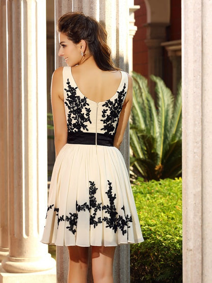 A-Line/Princess Square Applique Sleeveless Short Chiffon Cocktail Dresses