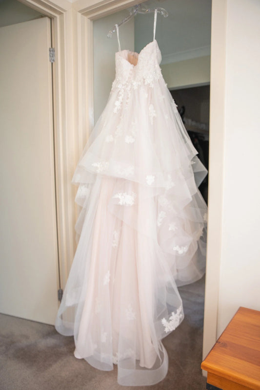 A Line Wedding Dresses With Applique Tulle