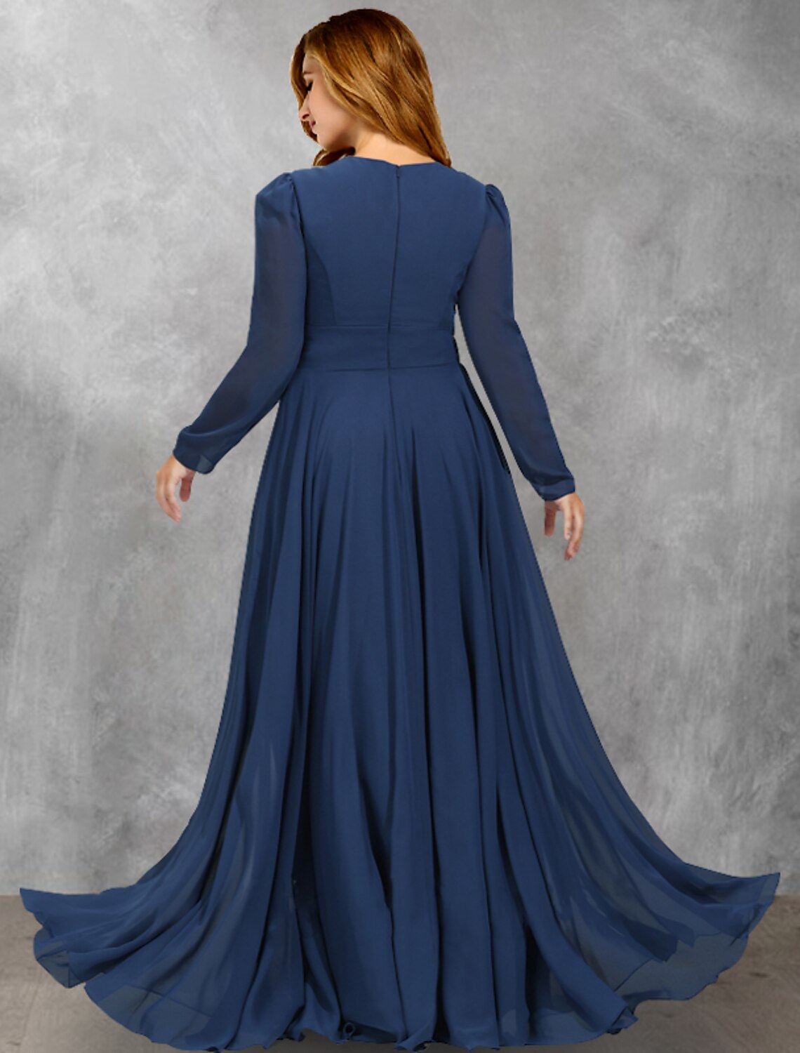 A-Line Mother of the Bride Dresses Plus Size Hide Belly Curve Vintage Dress Formal Floor Length Long Sleeve V Neck Chiffon with Pleats Ruffles