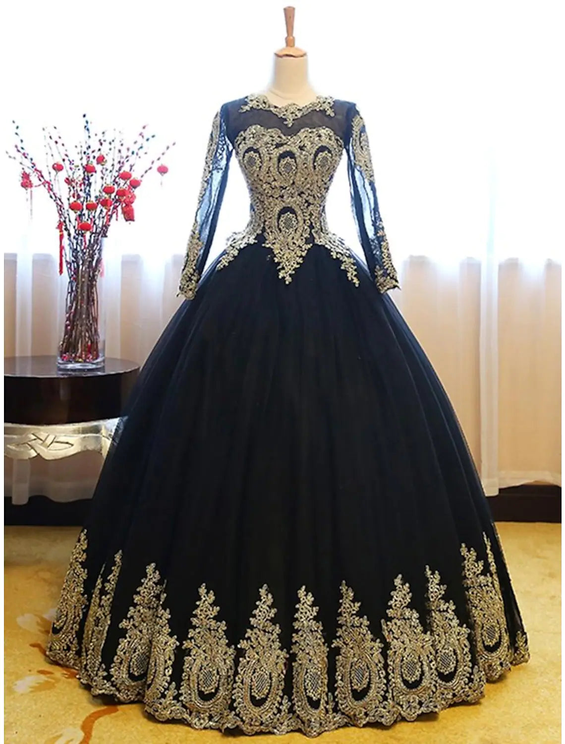 Luxurious Vintage Quinceanera Formal Evening Dress Long Sleeve Floor Length Lace Appliques